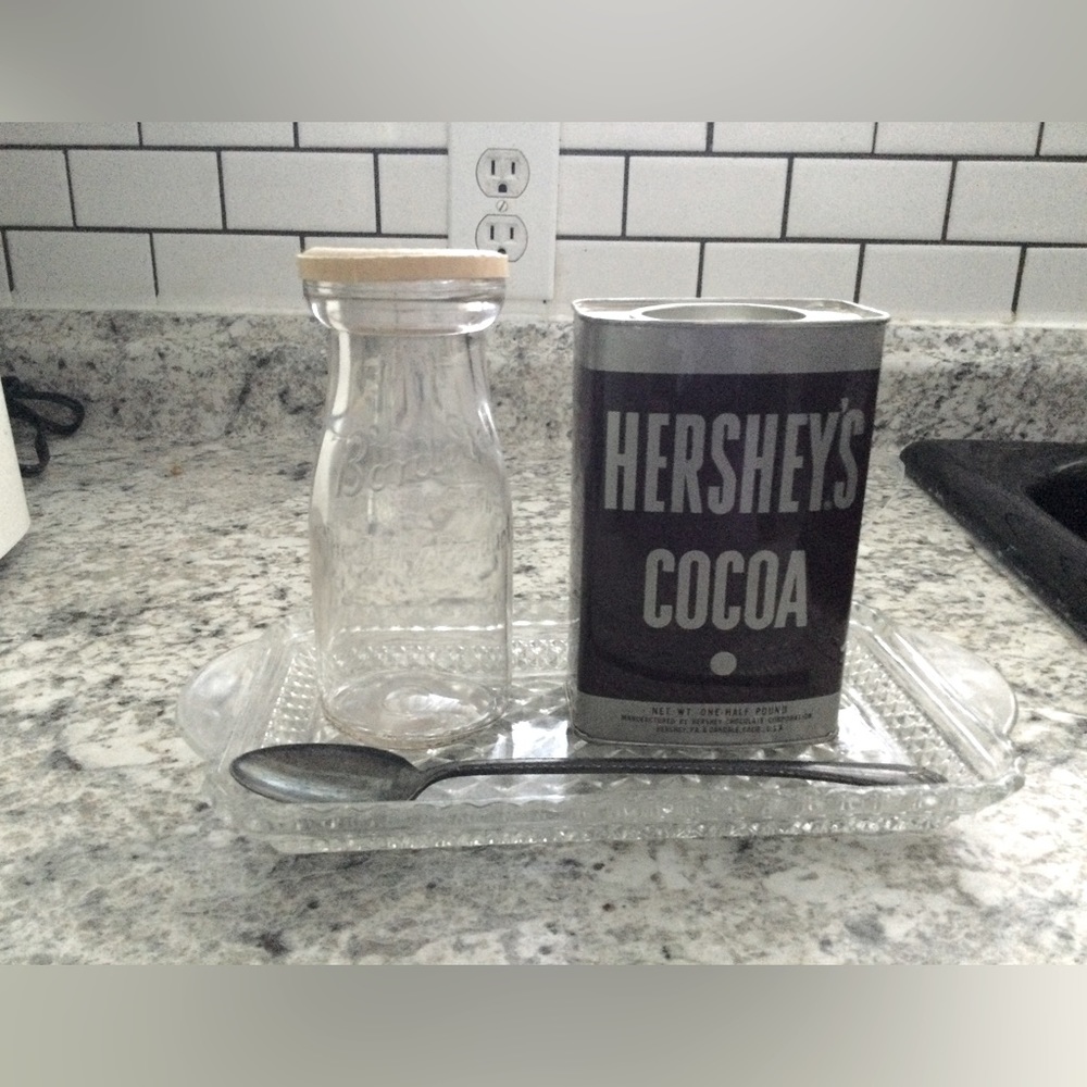 Vintage Borden milk bottle, Hershey’s can with dish and spoon